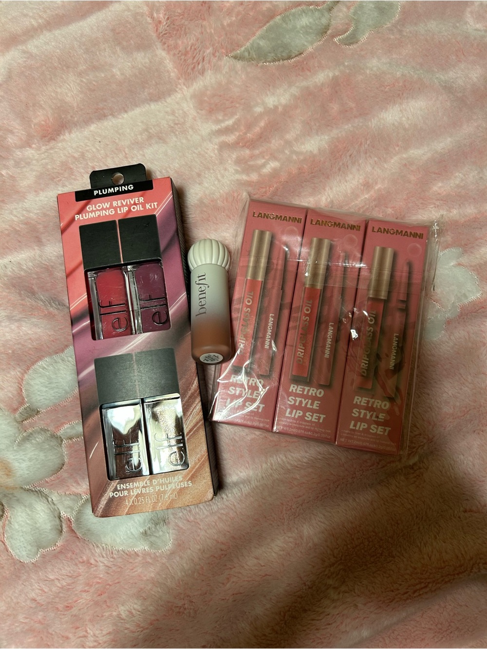 Benefit Glow Reviver Plumping Lip Oil Kit & Langmanni Retro Style Lip Set - Pink